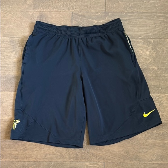 Nike Dri-Fit Kobe Bryant Black Basketball Shorts Men’s Medium - Picture 1 of 7